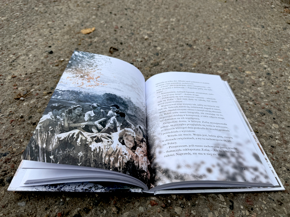 Fragment książki opisujący pobyt Zofii Kossak w Auschwitz-Birkenau – poruszająca scena pełna emocji.