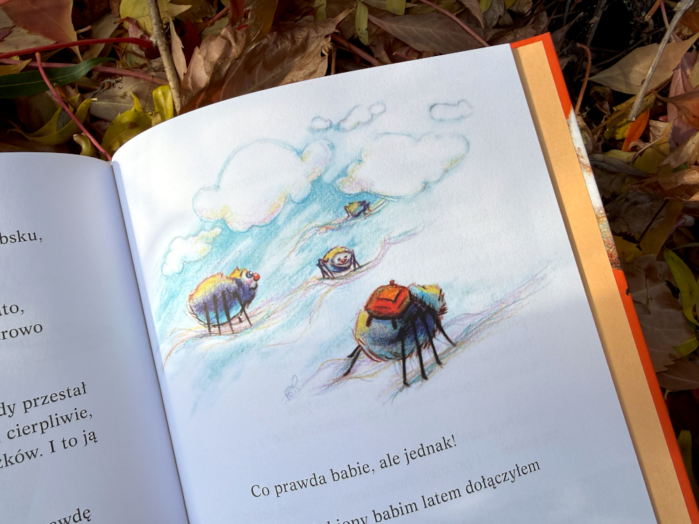 Babie lato jesienią w lesie