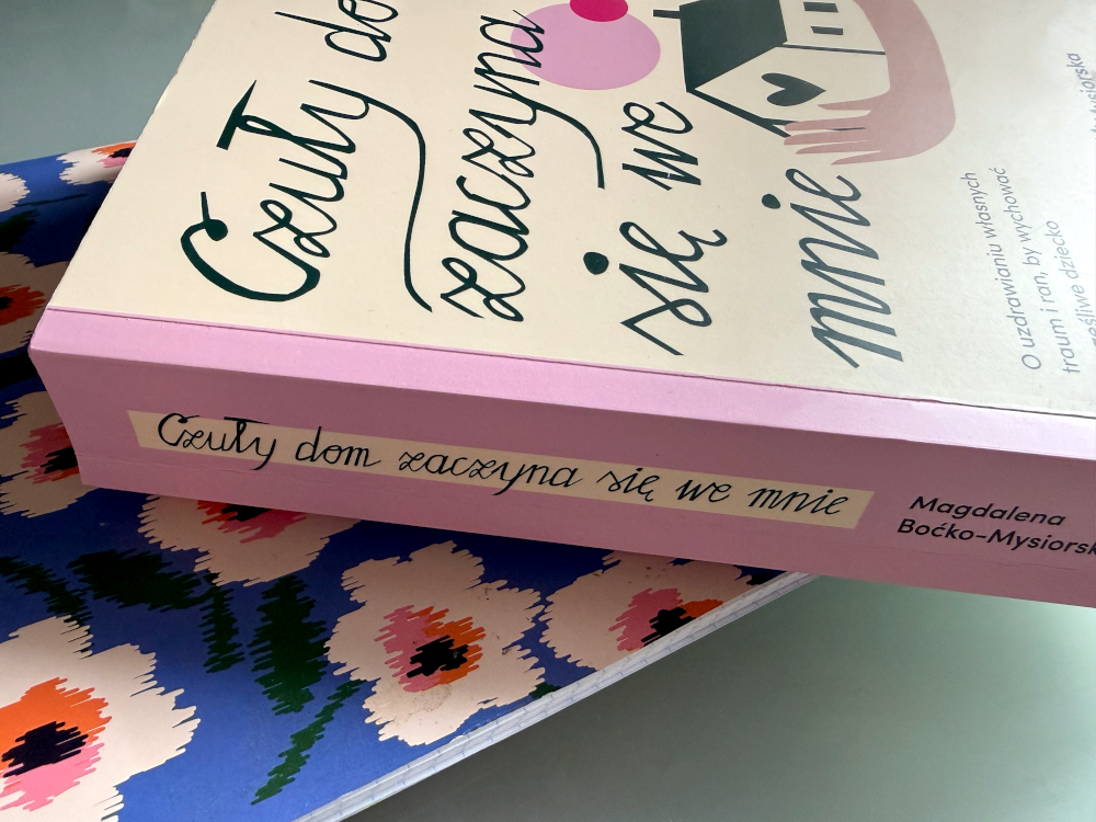 Okładka książki o tramie dla dorosłych 