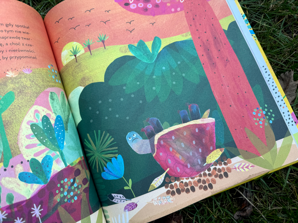 Kolorowa ilustracja z książki Dlaczego pawiany nie lubią żółwi