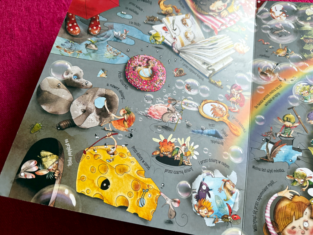 Bogato ilustrowana strona książki „Fakty i plotki o wróżkach” pokazująca, skąd biorą się wróżki i gdzie mieszkają.