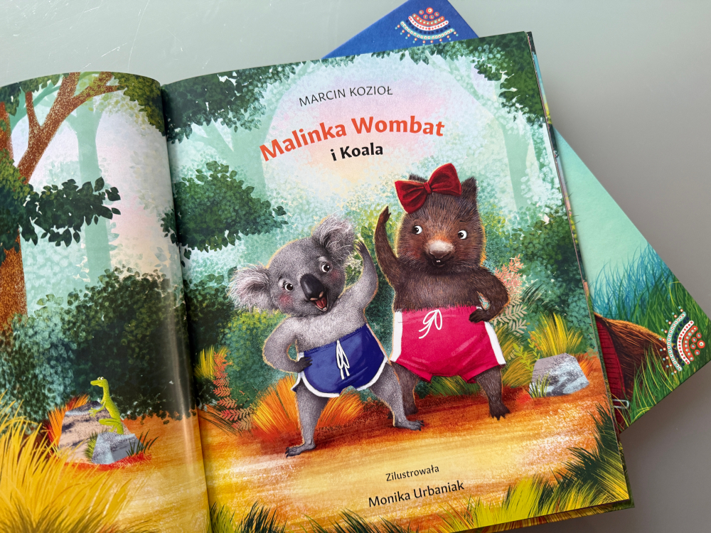 Ilustracja z książki Malinka Wombat i Koala – Malinka i koala w ruchu, kolorowa scena pełna energii i humoru