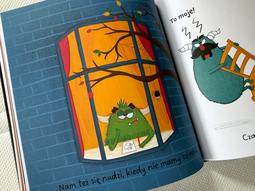potwór siedzi w oknie ilustracja z książki Potwory też mają uczucia
