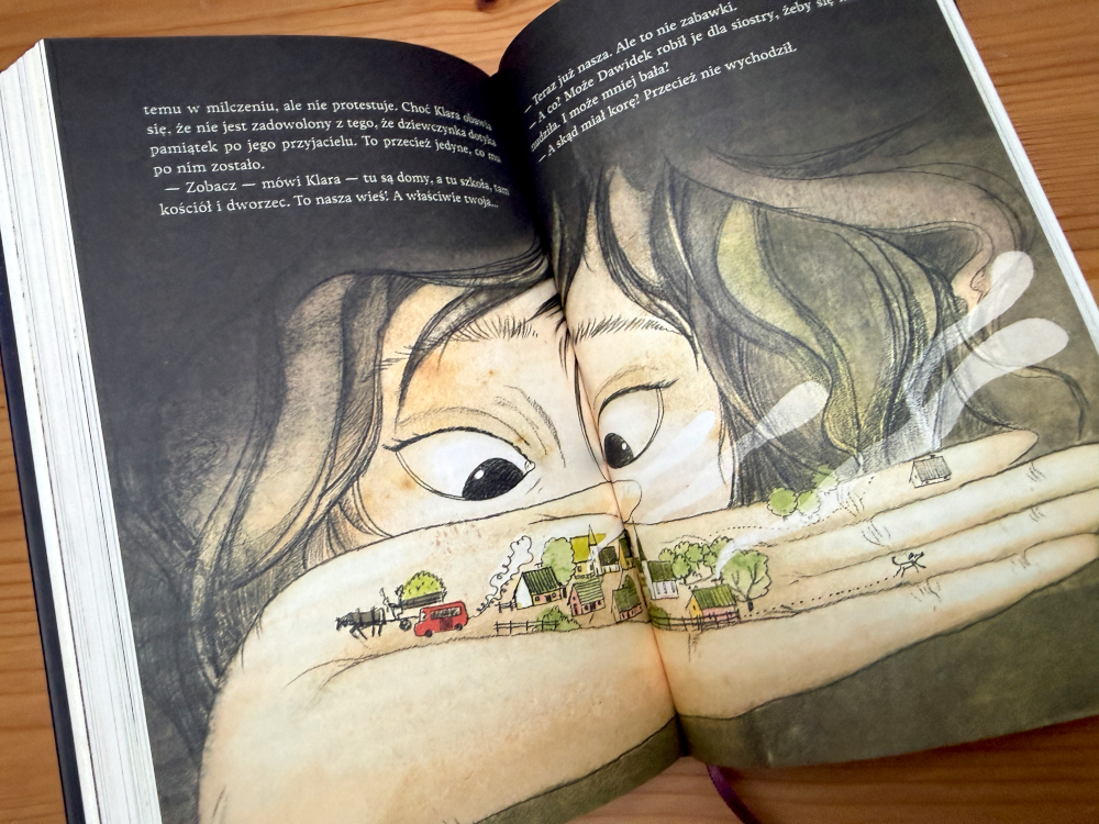 Klara ogląda mały świat który Dawidek zbudował z kory - ilustracja z książki Wylinka