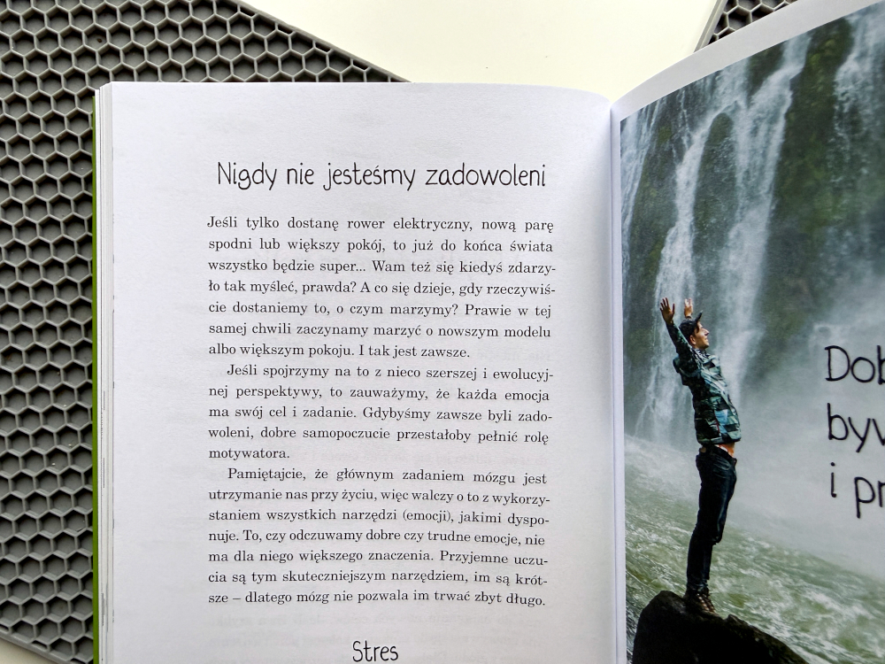 Cytat z książki „Zrozum swój mózg” o emocjach i ewolucyjnej roli niezadowolenia w przetrwaniu człowieka