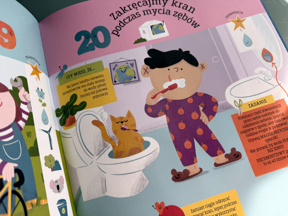 Chłopiec myje zęby dbając o to aby woda w kranie była zakręcona