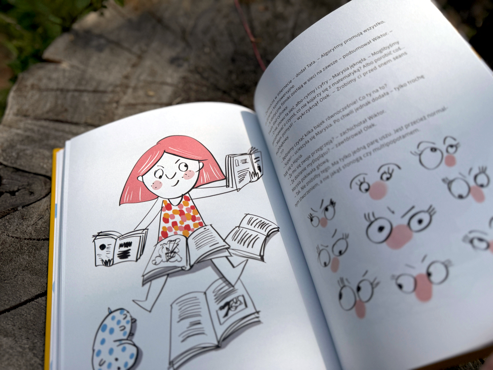 Ilustracja z książki Wnętrze książki Alborytmy Hipotama z Mary która siedzi i przegląda książki 