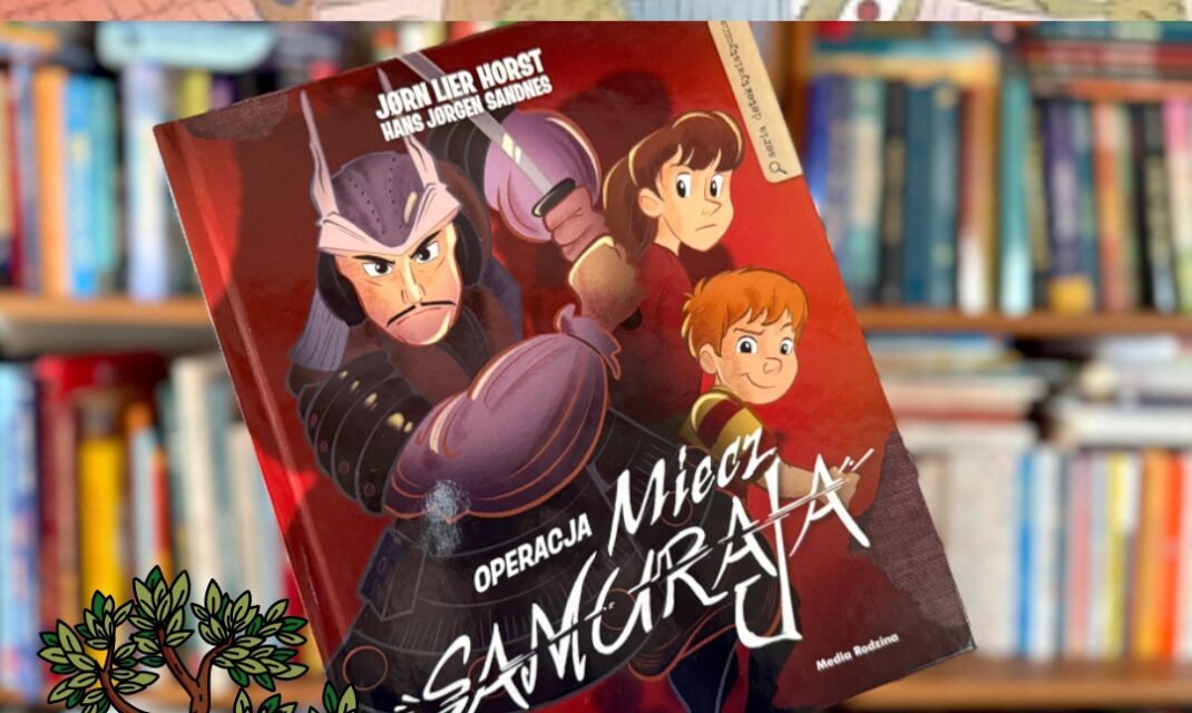 Okładka książki Operacja Miecz Samuraja z bohaterami serii i motywem detektywistycznej przygody dla dzieci