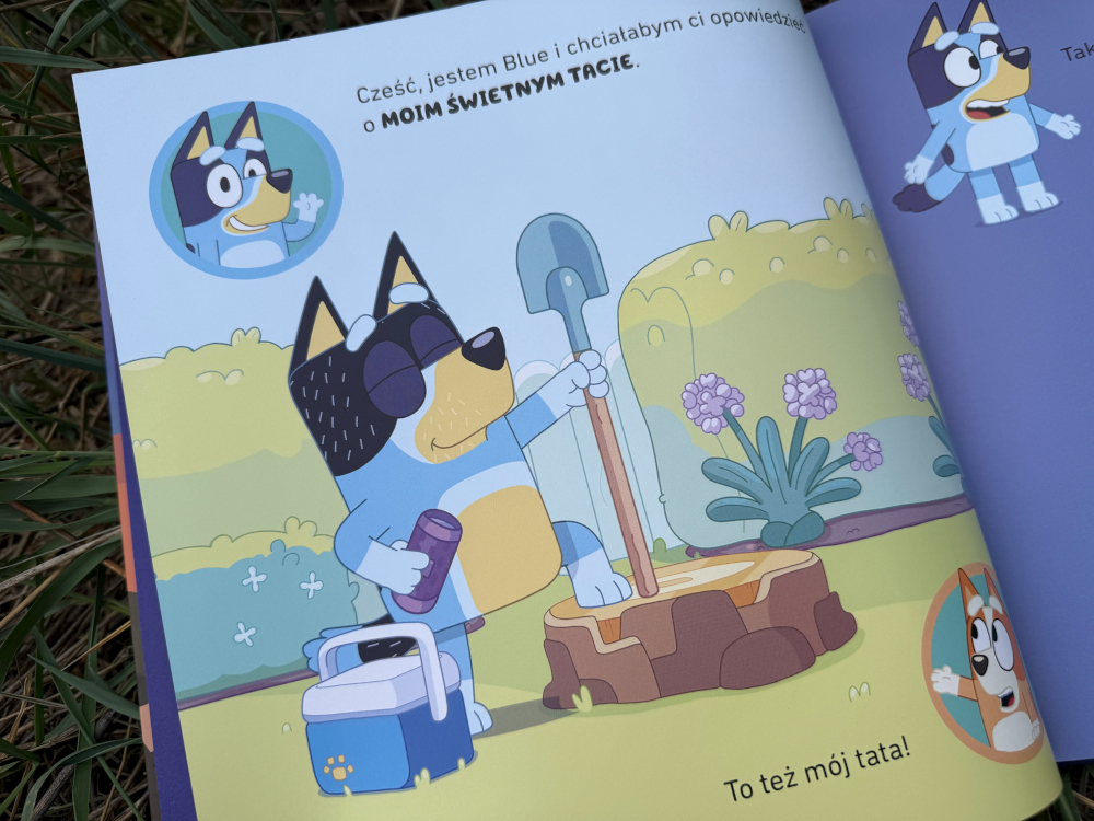 Bluey książki o mamie i tacie - tata trzyma łopatę w ręku, w tle ogród