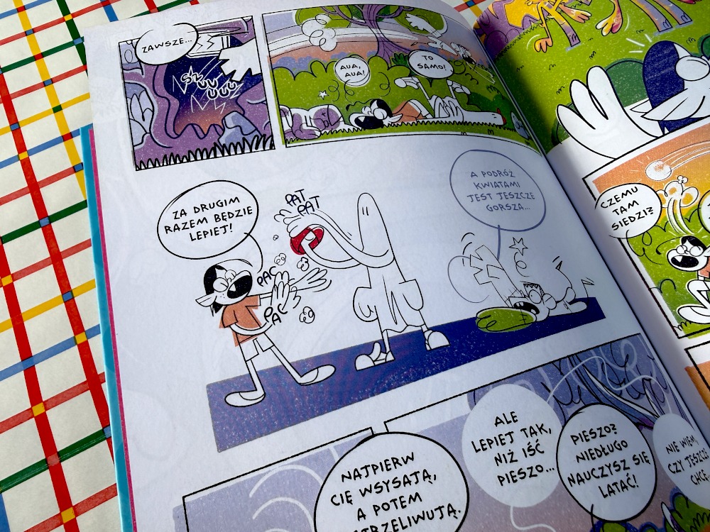Rozkładówka komiksu prezentująca przygodę Ancymonstrów z dynamicznymi ilustracjami i charakterystyczną kolorystyką.