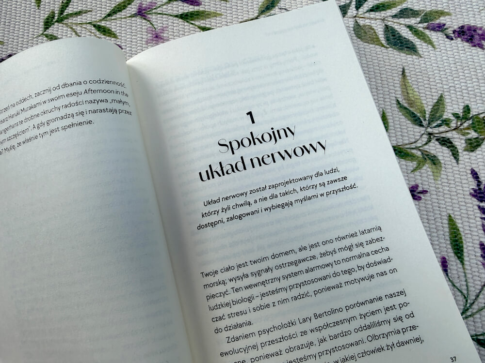 Okładka książki Umysł, który oddycha Jodi Wilson – książka o uważności, oddechu i spokojniejszym życiu