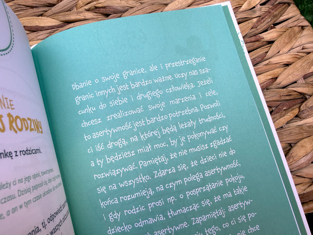 Zielona strona książki Odporność psychiczna dziecka z wyjaśnieniem, dlaczego dbanie o swoje granice jest ważne.