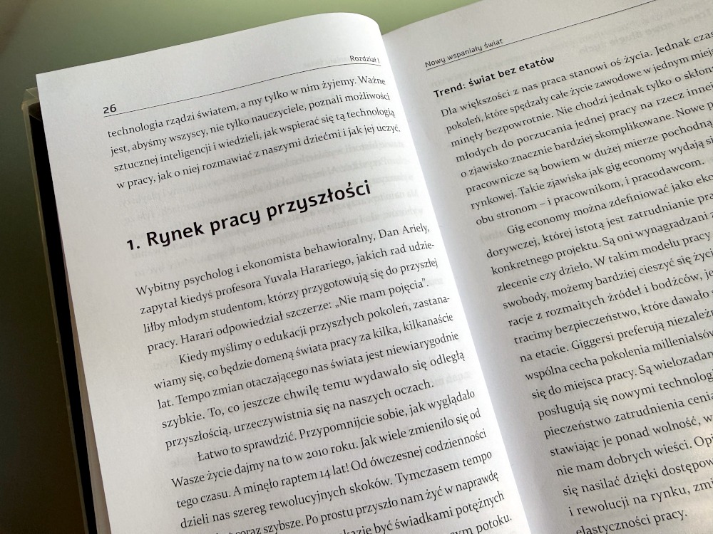 Rozdział pierwszy poradnika Szkoła w czasach AI analizujący rynek pracy przyszłości i gig economy.